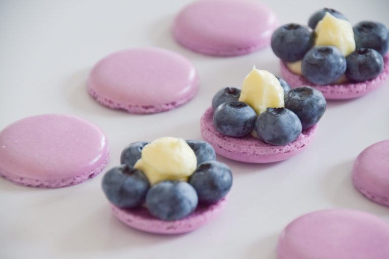 Blueberry Macarons (with Fresh Blueberries)
