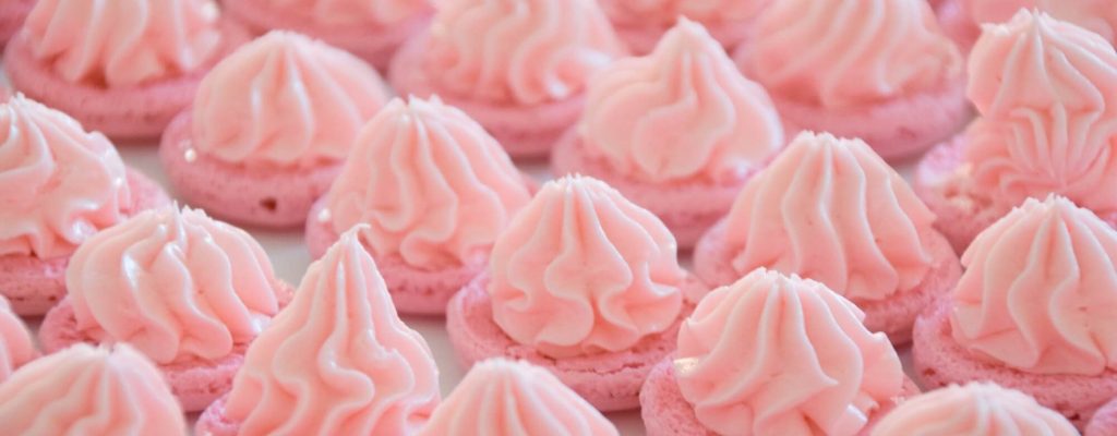 Light pink macarons with ruffle filling