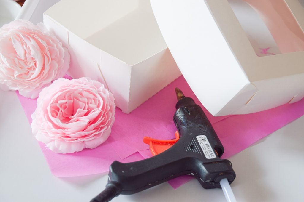 Making Mother's Day Macarons Painting Flowers