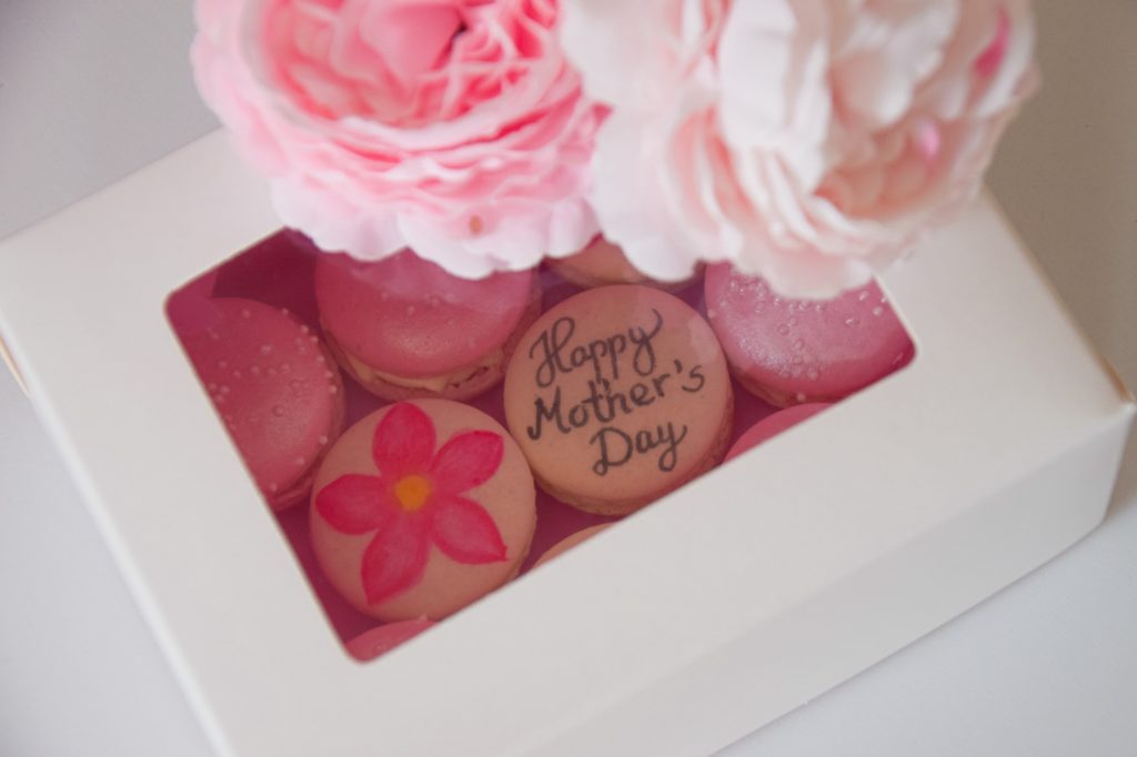 Making Mother's Day Macarons Painting Flowers