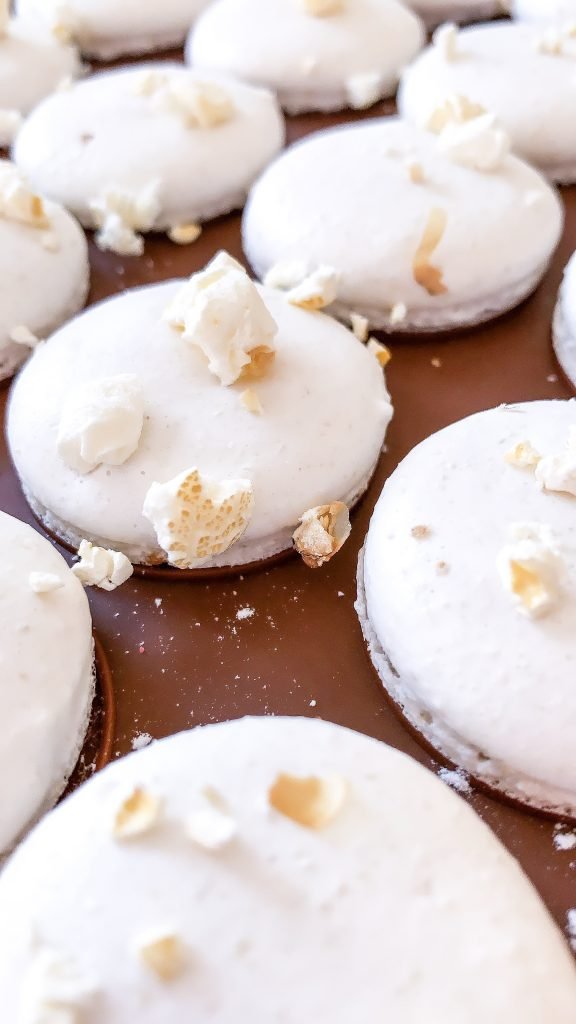 White popcorn macarons