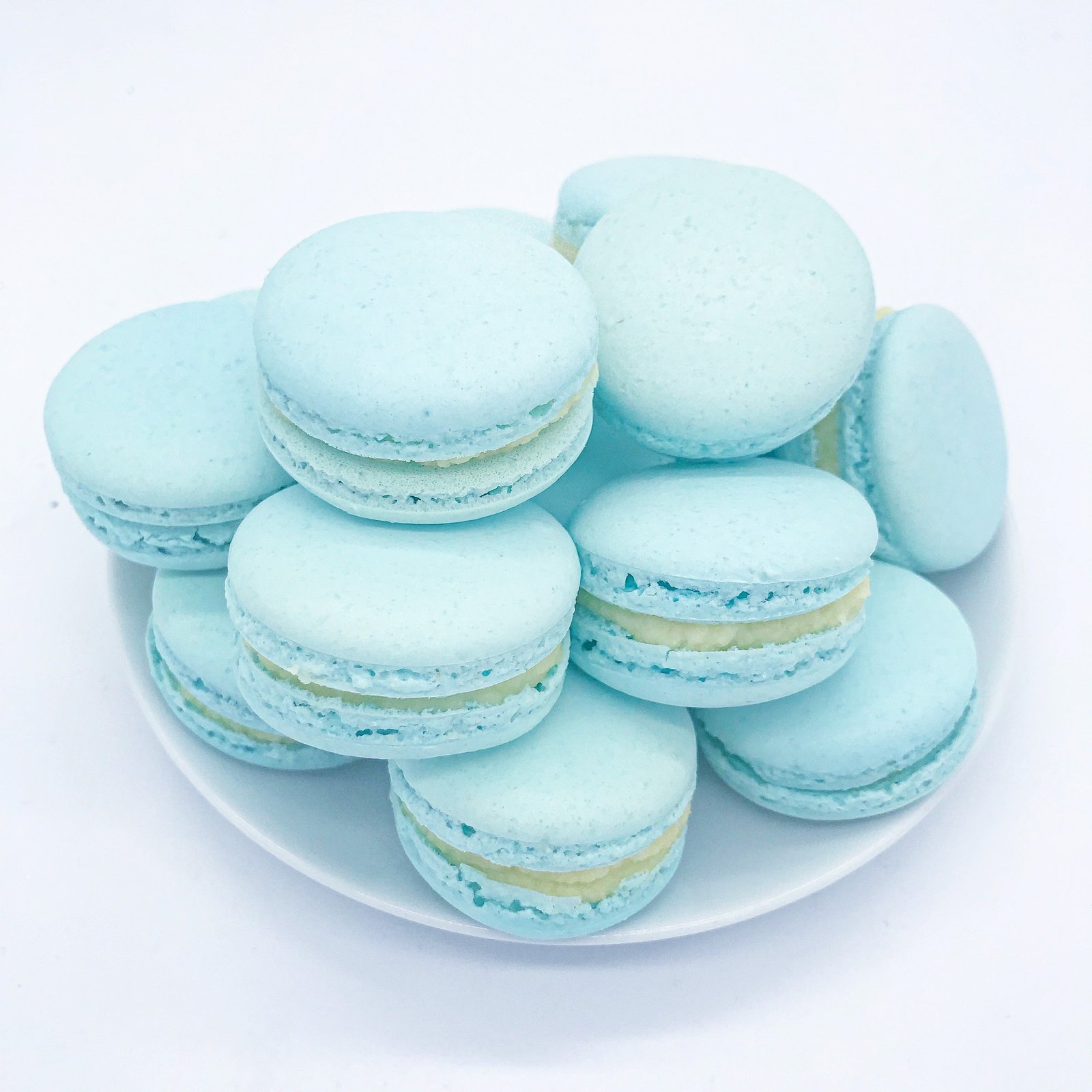 Which is Better for Baking Macarons - Parchment Paper or Silicone Mat? -  Baking with Belli