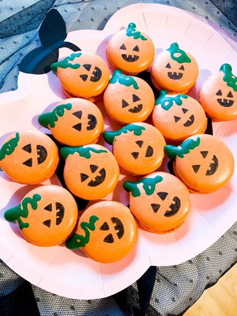 Homemade Black Macarons Orange Pumkin Spider Monster Ghost Halloween theme Macarons DIY recipe ideas